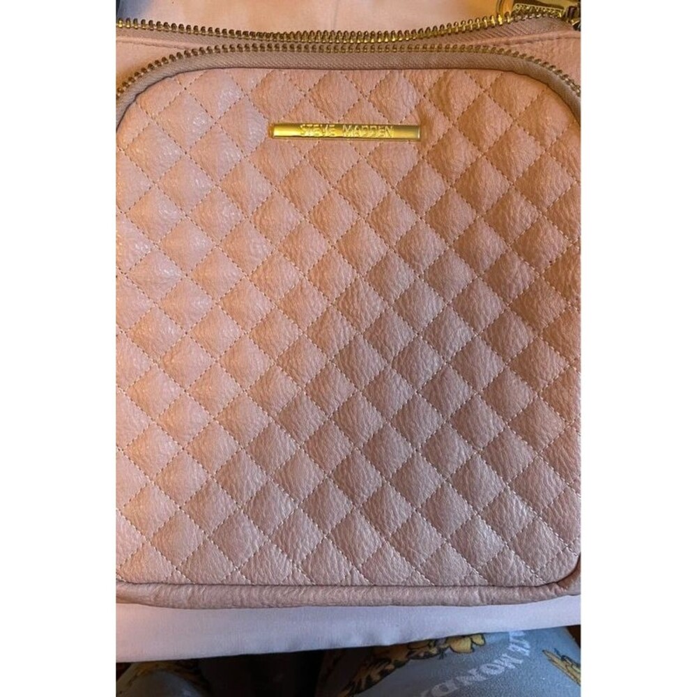 Steve Madden Pink Quilted Cross Over Body Purse Black Strap